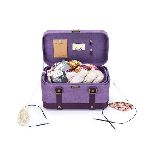 Della Q - Maker's Train Case