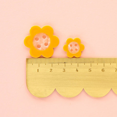 Yellow Daisy Small 5/8" Buttons