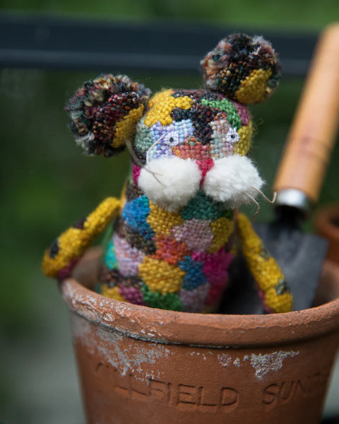 Tiny Friends - A guide to Mosaic Embroidery