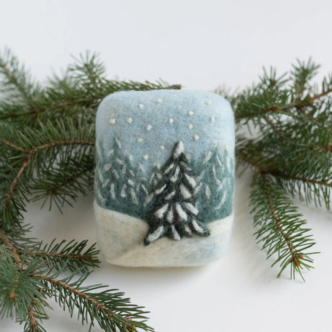 Snowy pines mini