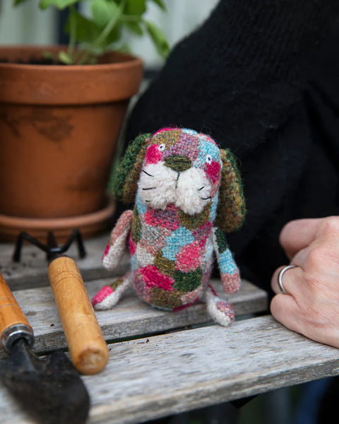 Tiny Friends - A guide to Mosaic Embroidery